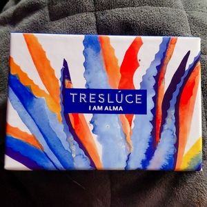 tresluce eyeshadow pallet, brand new!